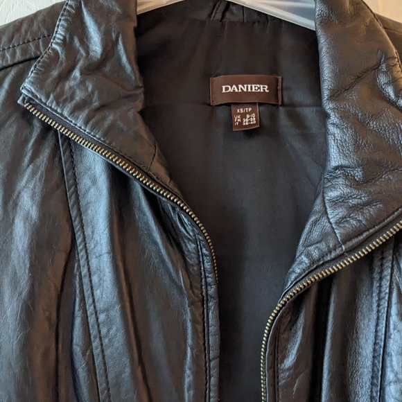 ✨ VINTAGE Danier leather jacket - Picture 3 of 8